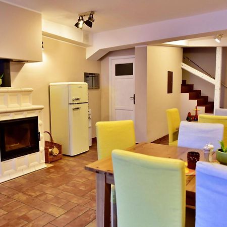 Gosciniec Nowa Wioska Acomodação com café da manhã Wałbrzych Exterior foto