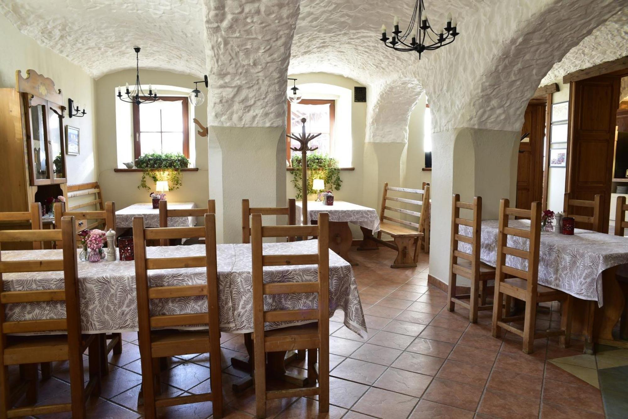 Gosciniec Nowa Wioska Acomodação com café da manhã Wałbrzych Exterior foto